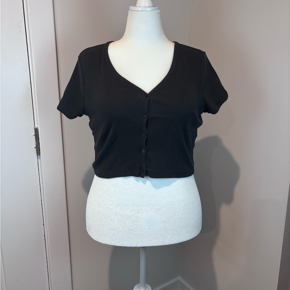 Levi’s Black Cropped Button Front Ribbed Top | Women’s XL